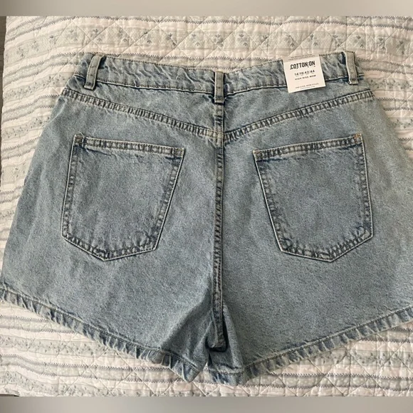 Cotton On High Rise Mom Denim shorts- brand NEW with tags - Picture 2 of 4